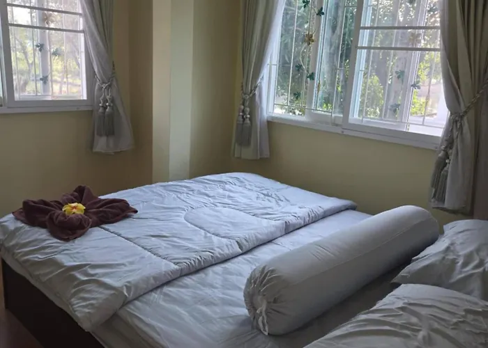 Charming Guest In Secure Residential Area Near Lat Krabang בית הארחה
